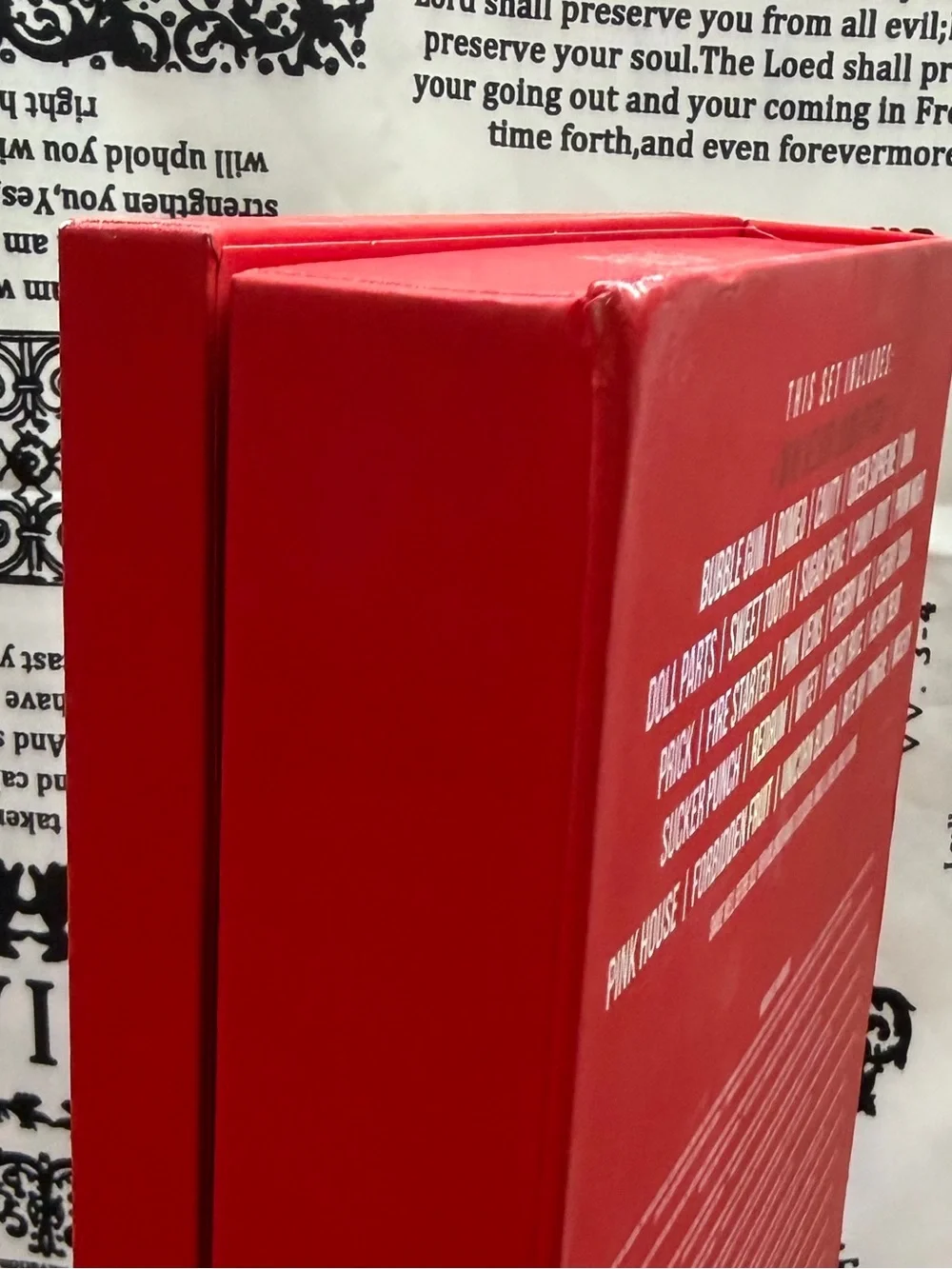 New Jeffree Star Red Vault